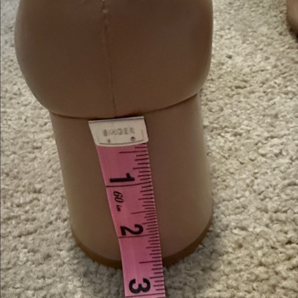 27 EDIT Naturalizer Classic Beige Heels - Picture 10 of 11